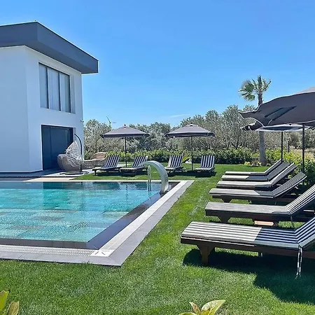 Holiday home Ultra Lueks Havuzlu *
