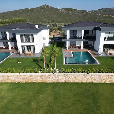 Holiday home Ultra Lueks Havuzlu *