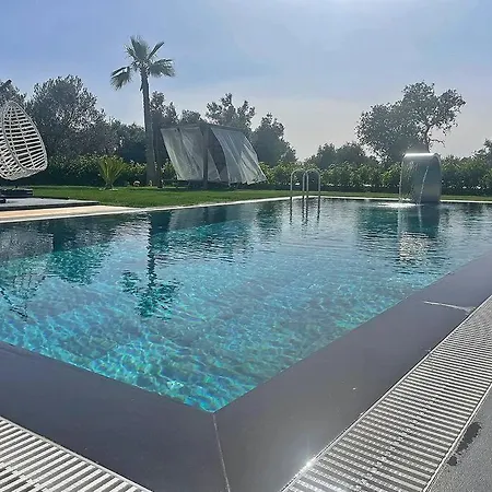 Holiday home Ultra Lueks Havuzlu