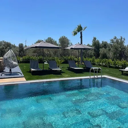 Holiday home Ultra Lueks Havuzlu *