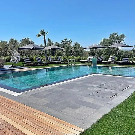 Holiday home Ultra Lueks Havuzlu *