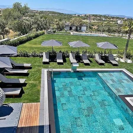 Ultra Lueks Havuzlu * Cesme